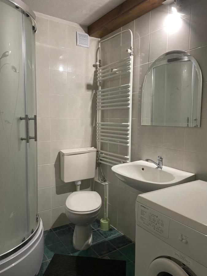 5Min Airport Apartment Surcin Luaran gambar